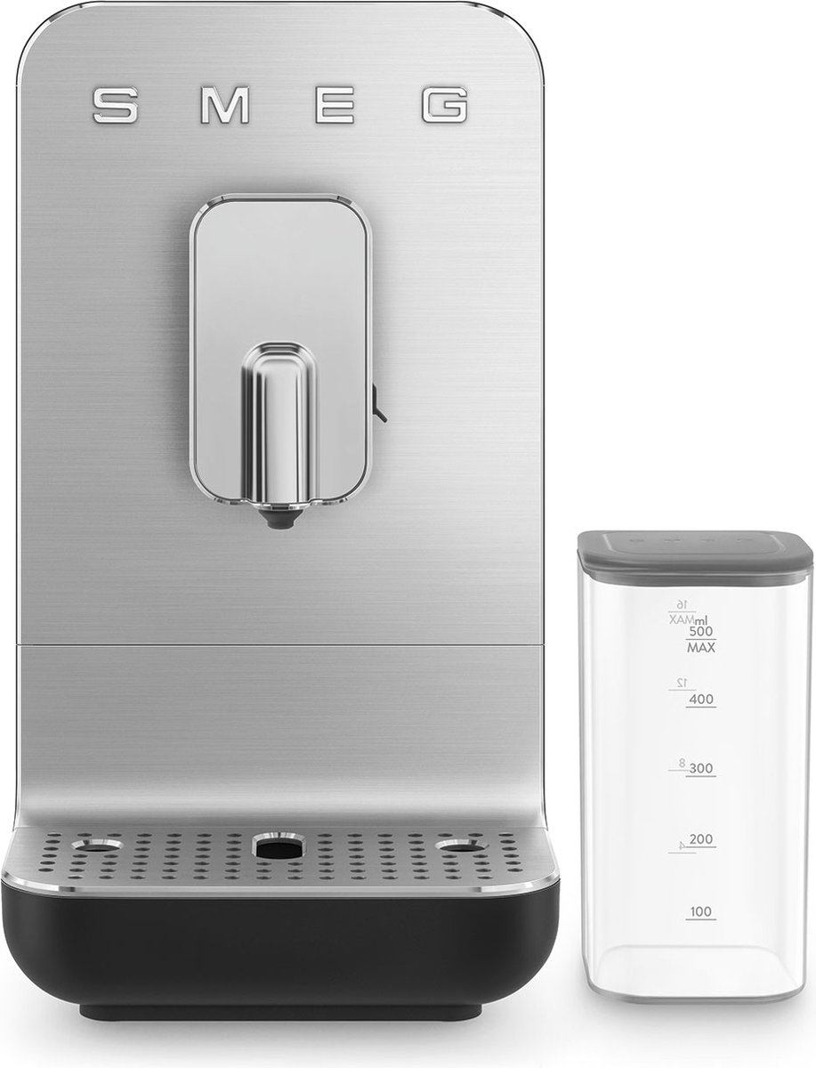 Smeg BCC13 täysautomaattinen kahvikone maitosäiliöllä